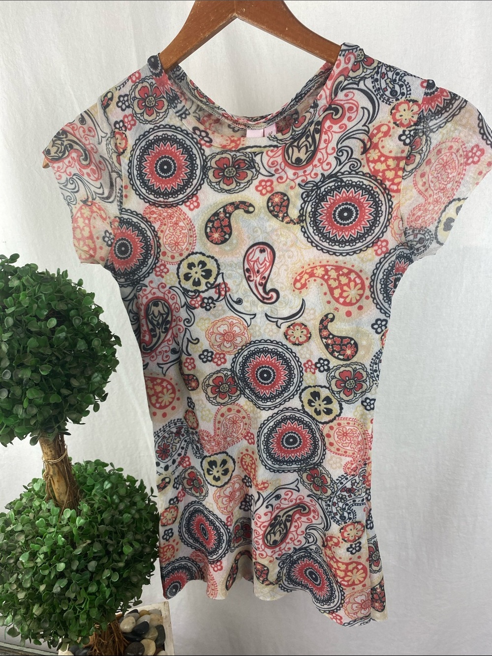 Sweet Pea Tan Black Orange Print Short Sleeve Nylon Tee T Shirt Top L
